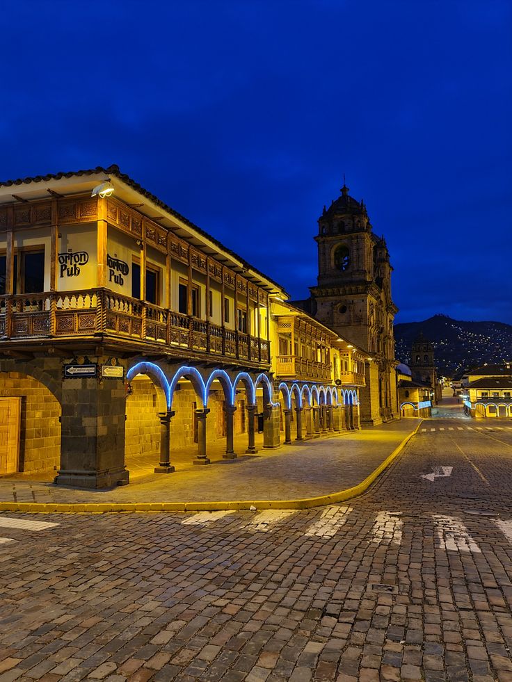 Cusco de Noche